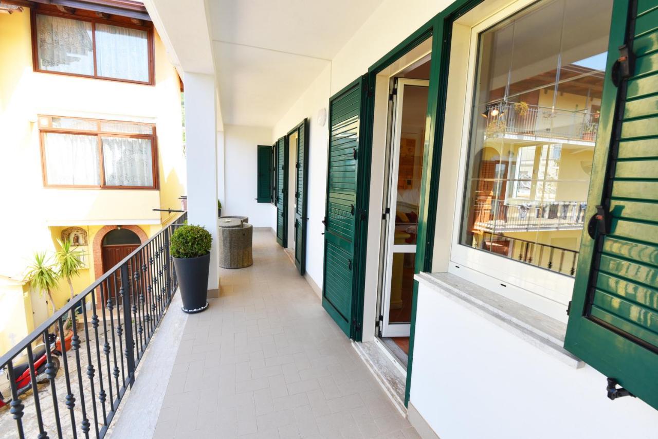 Chez Luke Apartments In Аджерола Экстерьер фото